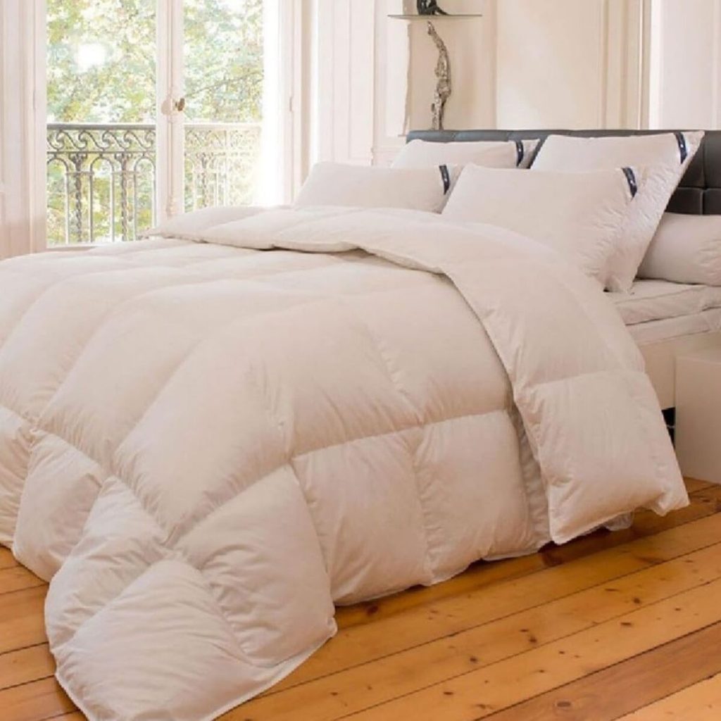 Test couette Alpes Blanc 90 % duvet 300GR/m² chaude